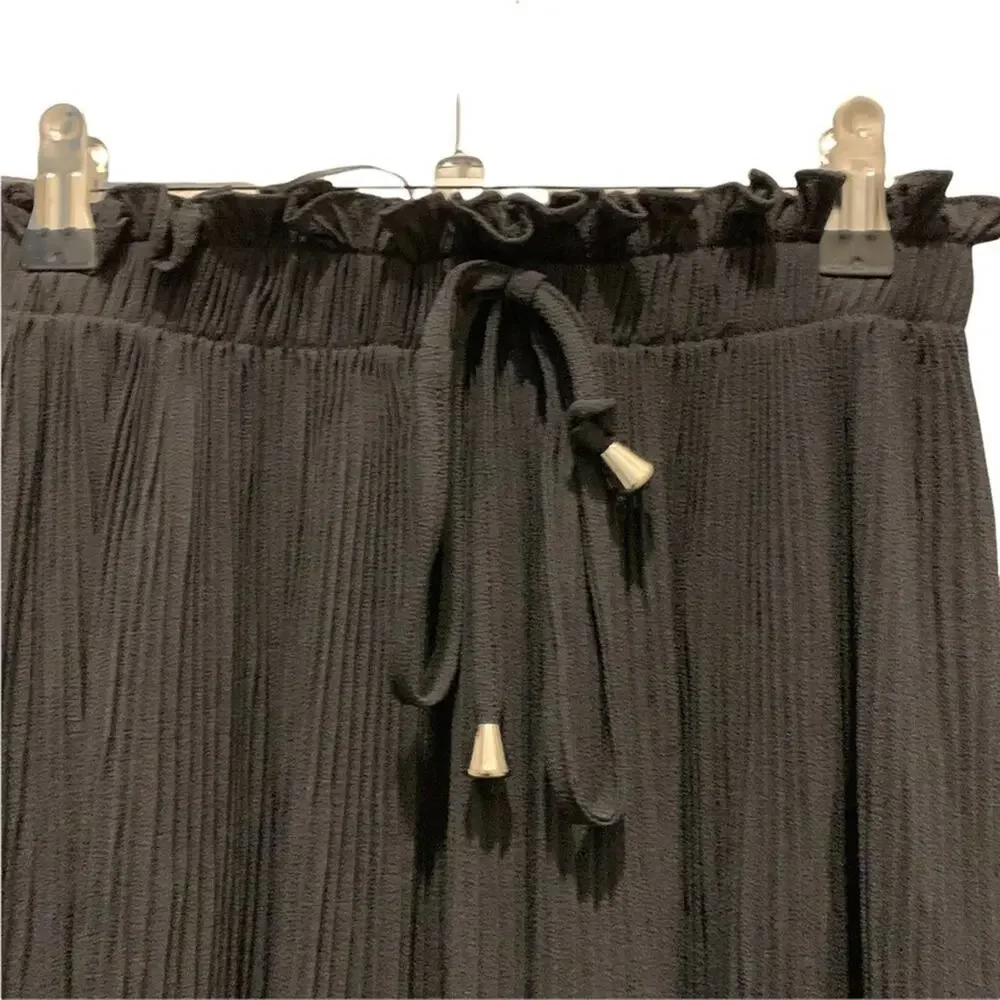 Qed London Culottes. Pleated black.‎ Size small. Tie front waist. - Picture 4 of 12